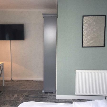 Neues Zimmerapartment Mit Bad Neckarwestheim Εξωτερικό φωτογραφία